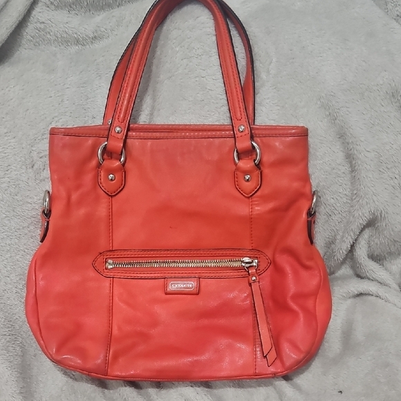 Coach Vibrant Red Leather Shoulder Bag - Picture 2 of 11